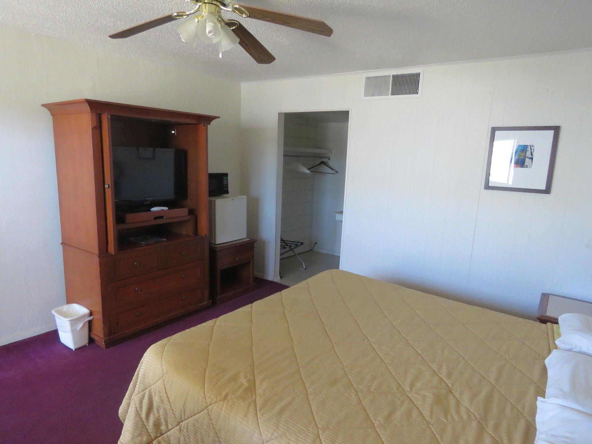 Economy Motel 2*